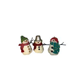 Hallmark 1999 Snowman Figurine Set Of 3 With Scarves & Hats